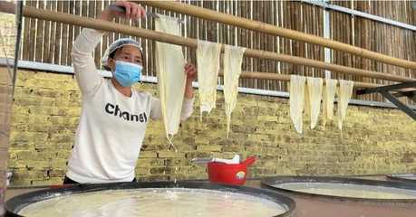 灵山镇六良村 唤醒“沉睡”资源，激活乡村振兴动能，豆制品销售焕发新生机